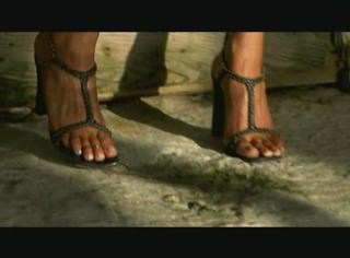 Brooke Burke feet photo thumbnail