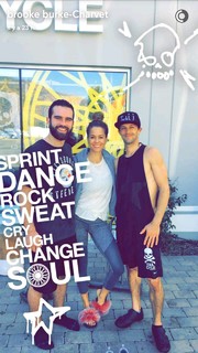 Brooke Burke feet photo thumbnail