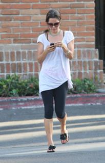 Brooke Burke feet photo thumbnail