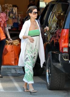 Brooke Burke feet photo thumbnail