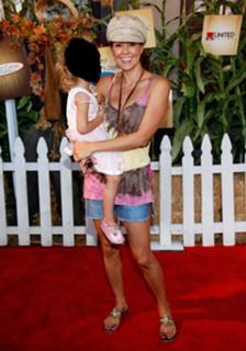 Brooke Burke feet photo thumbnail