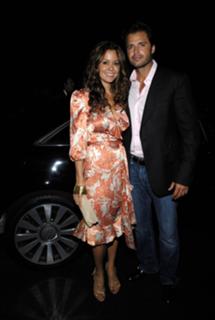 Brooke Burke feet photo thumbnail