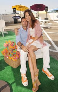 Brooke Burke feet photo thumbnail