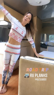 Brooke Burke feet photo thumbnail