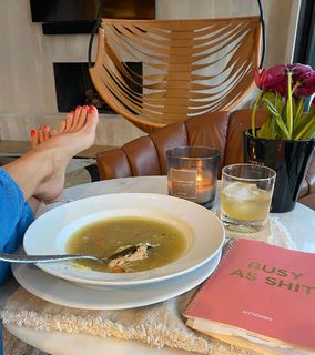 Brooke Burke feet photo thumbnail