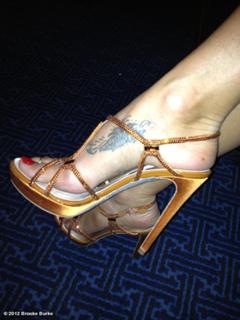 Brooke Burke feet photo thumbnail