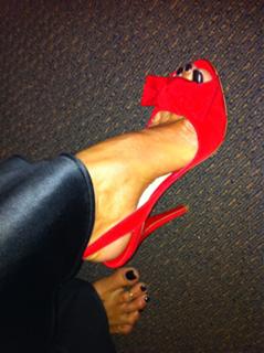 Brooke Burke feet photo thumbnail