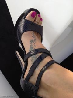 Brooke Burke feet photo thumbnail