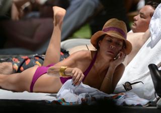 Brooke Burke feet photo thumbnail