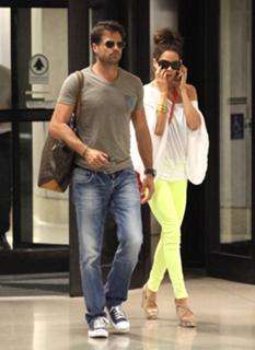 Brooke Burke feet photo thumbnail
