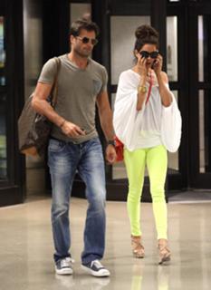 Brooke Burke feet photo thumbnail