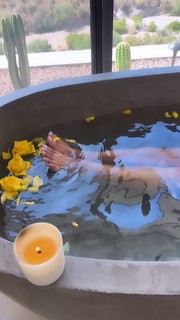 Brooke Burke feet photo thumbnail