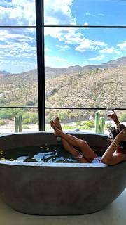 Brooke Burke feet photo thumbnail