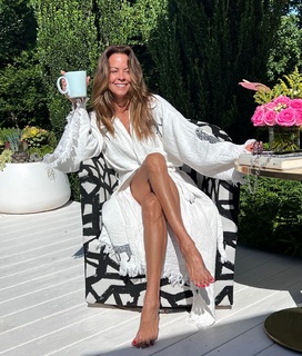 Brooke Burke feet photo thumbnail