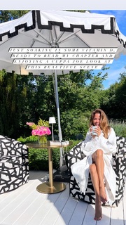 Brooke Burke feet photo thumbnail