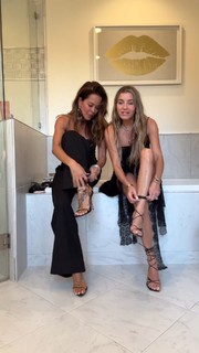 Brooke Burke feet photo thumbnail