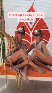 Brooke Burke feet photo thumbnail