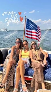 Brooke Burke feet photo thumbnail