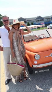 Brooke Burke feet photo thumbnail