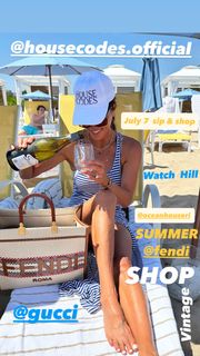 Brooke Burke feet photo thumbnail