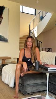 Brooke Burke feet photo thumbnail