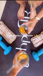 Brooke Burke feet photo thumbnail