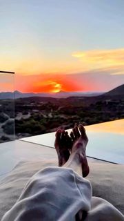 Brooke Burke feet photo thumbnail