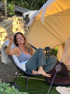 Brooke Burke feet photo thumbnail