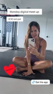 Brooke Burke feet photo thumbnail