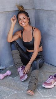 Brooke Burke feet photo thumbnail