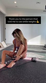 Brooke Burke feet photo thumbnail