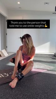 Brooke Burke feet photo thumbnail