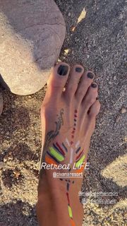 Brooke Burke feet photo thumbnail