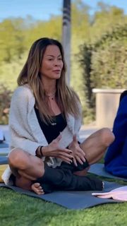 Brooke Burke feet photo 20