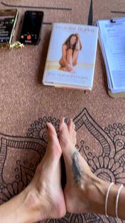 Brooke Burke feet photo 20
