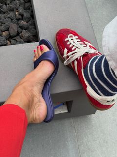 Brooke Burke feet photo 11