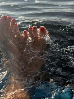 Brooke Burke feet photo 20