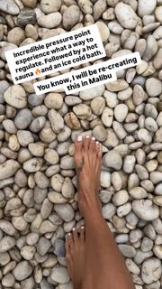 Brooke Burke feet photo 17