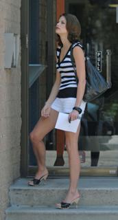 Brooke Burns feet photo thumbnail