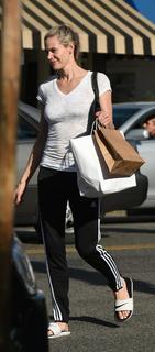 Brooke Burns feet photo thumbnail