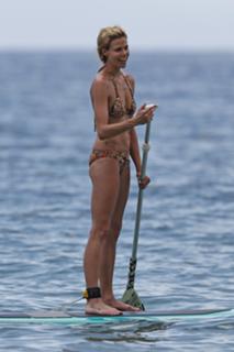 Brooke Burns feet photo thumbnail