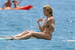 Brooke Burns feet photo thumbnail