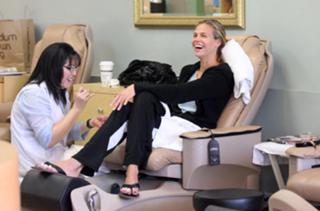 Brooke Burns feet photo thumbnail