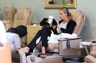 Brooke Burns feet photo thumbnail
