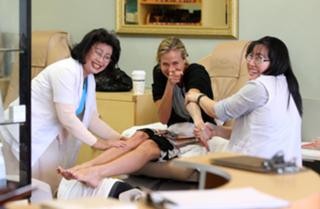 Brooke Burns feet photo thumbnail