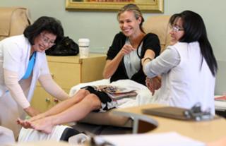 Brooke Burns feet photo thumbnail