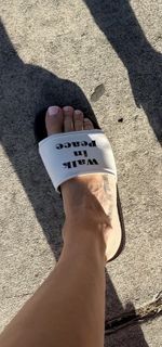 Brooke Burns feet photo 1