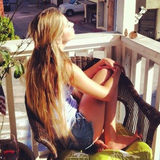 Brooke Butler feet photo thumbnail