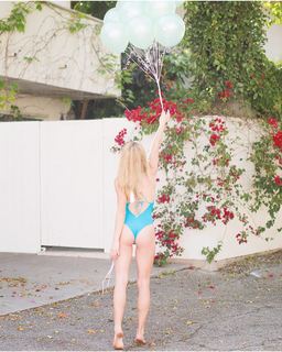Brooke Butler feet photo thumbnail