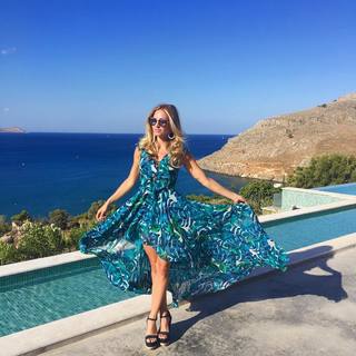 Brooke Butler feet photo thumbnail